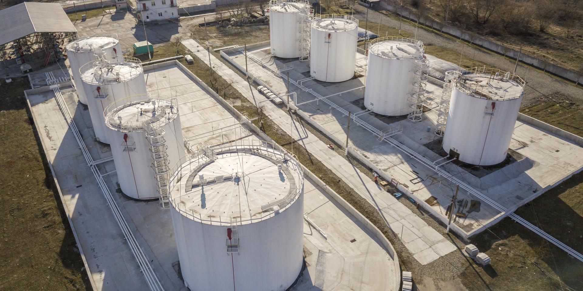 Top view of fuel oil refinery